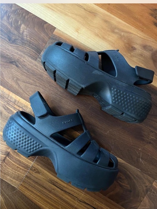 CROCS Shoes - CROCS platform fisherman sandals size 7